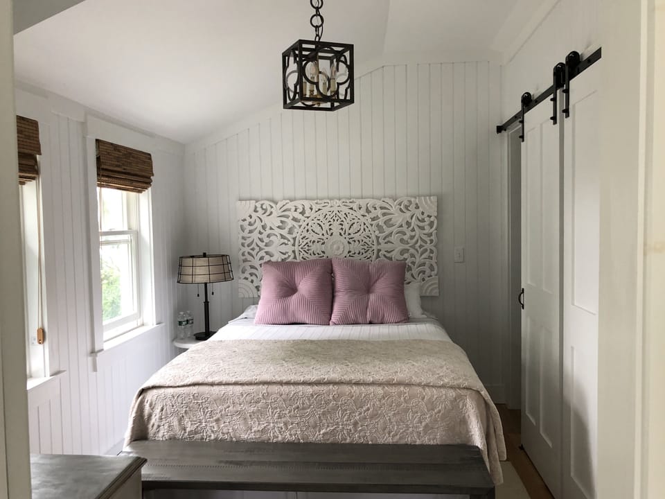 Bedroom (separate room)