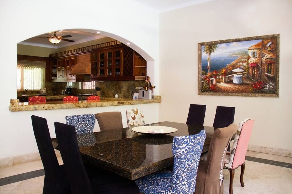 Maravilla dining