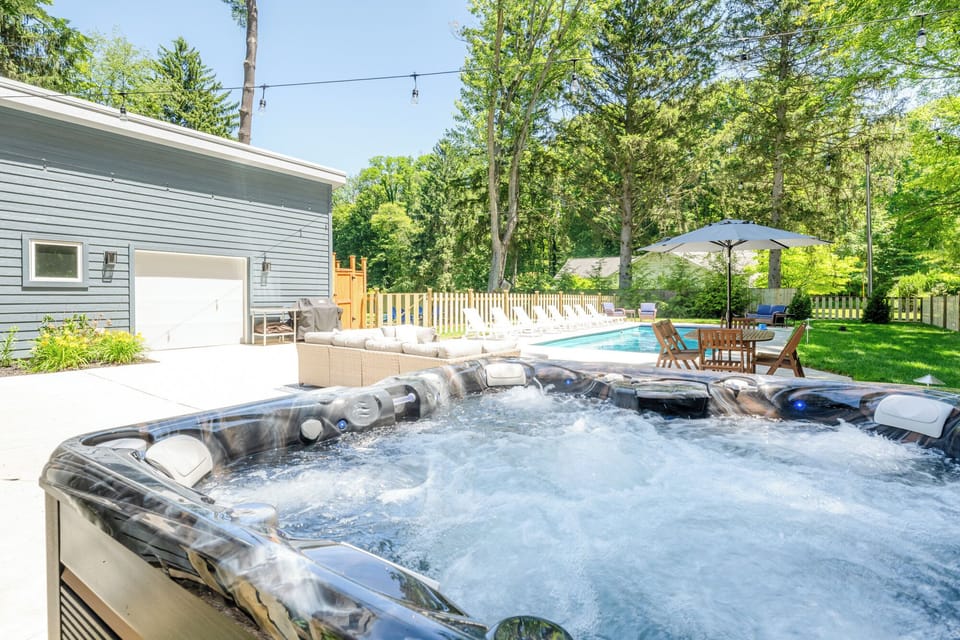 Brand New Hot Tub!
