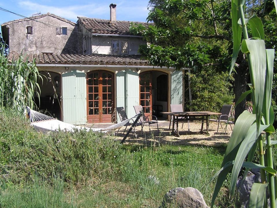 The Bergerie Cottage ,beautiful outdoor space, big indoors three bedrooms lounge