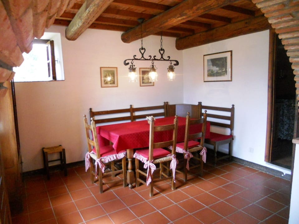 Wide and confortable dining-room very next to the kitchen. Very large room