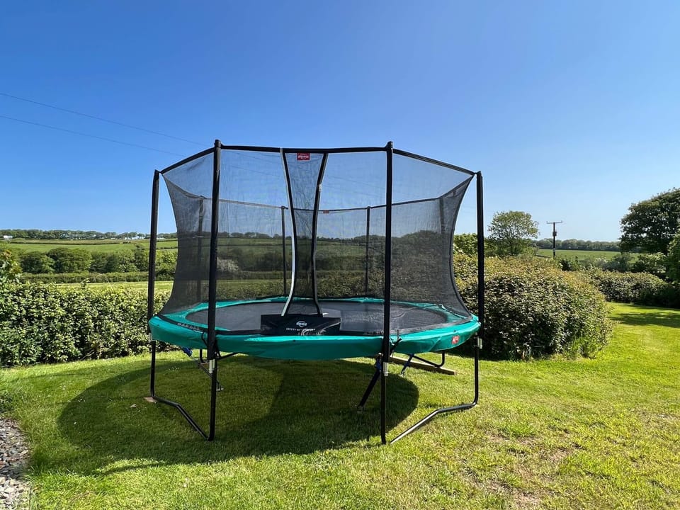 Tampoline, Large at 14ft diameter