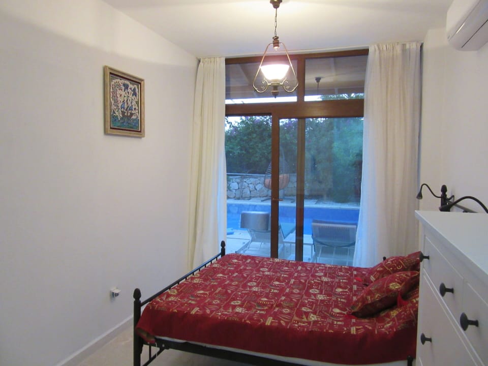 Bedroom 3 showing access to pool