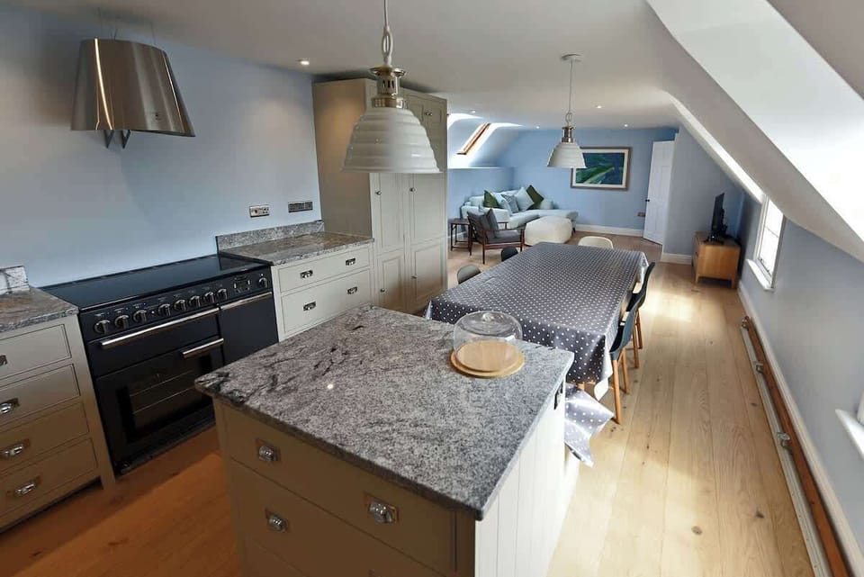 View from Kitchen to Lounge