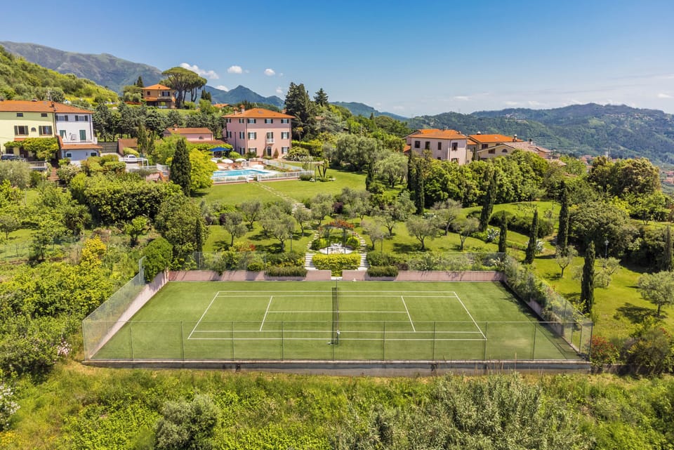 Veduta area di Ca' ai Venti (Villa, parco, piscina, campo da tennis)