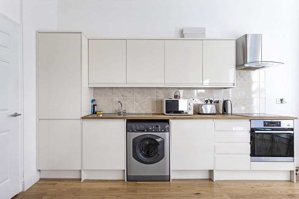 Kitchen - fully equipped 