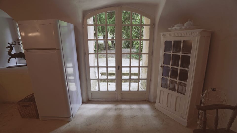 French windo w from kitchen