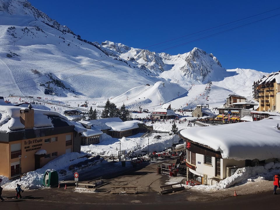 Snow and ski sports