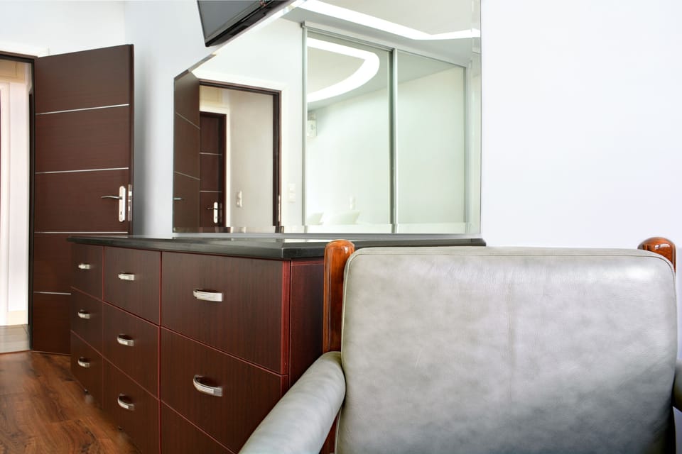 Six Drawer Dresser with Large Mirror