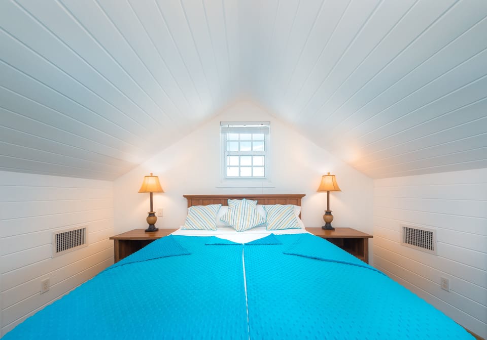 Upstairs bedroom