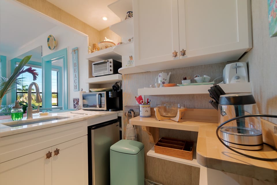Kitchenette with microwave, toaster oven, Keurig, NO STOVE