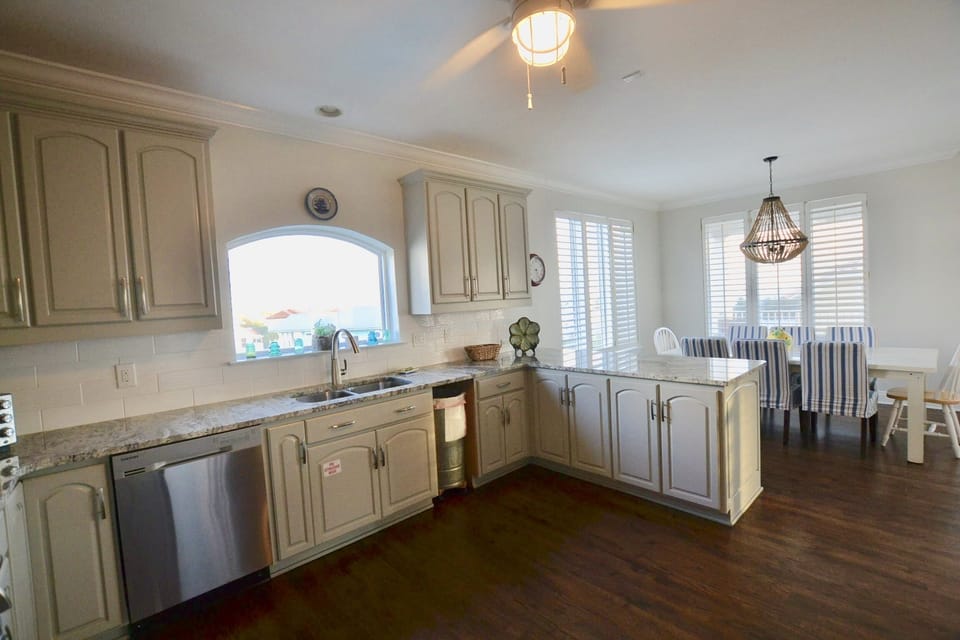 3rd floor kitchen