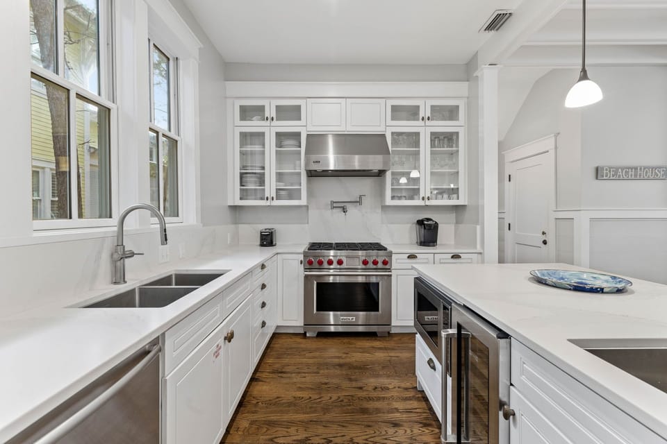 Fully Equipped Chef's Kitchen with Stainless Steel Appliances