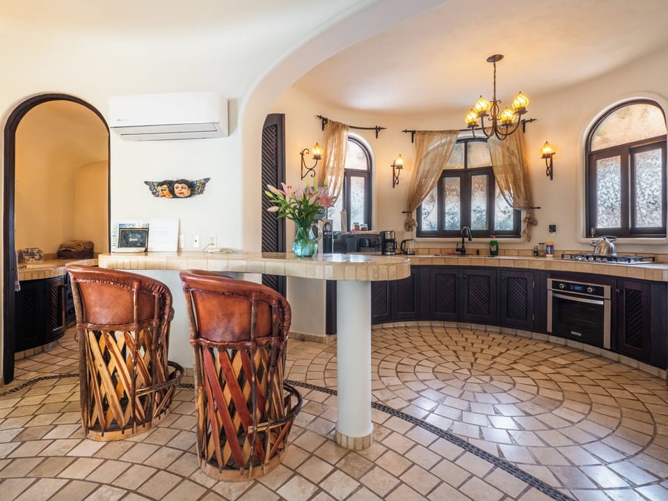 Full kitchen