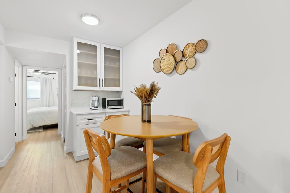 Dining & Coffee Station