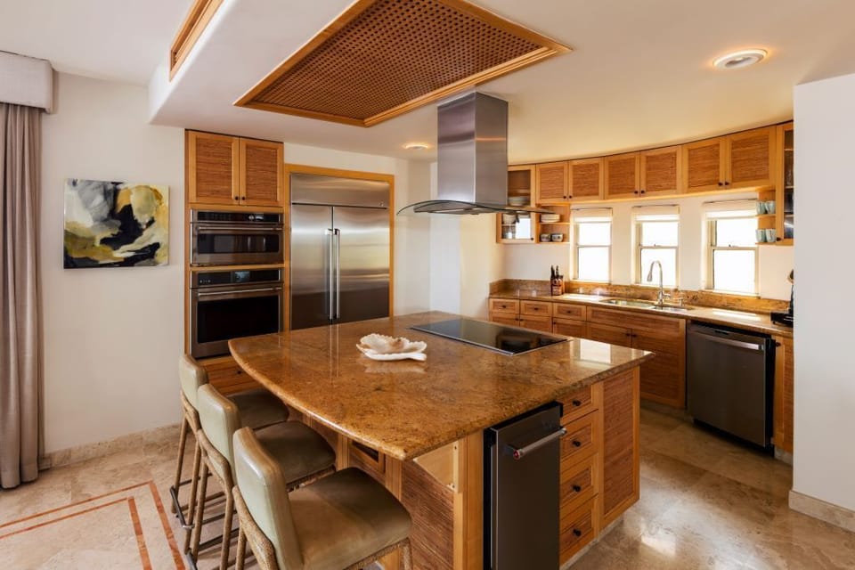 Kitchen view 2 sit up breakfast counter