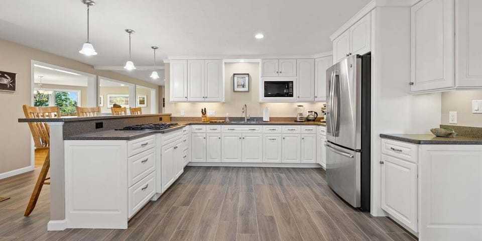 Spacious kitchen that has everything you'll need on vacation