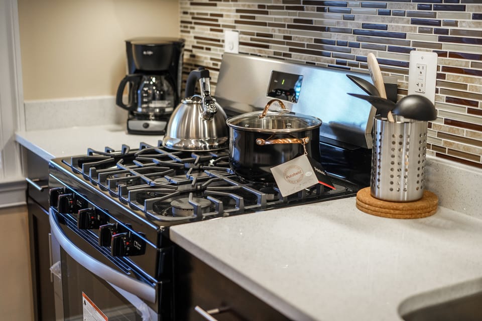 5 burner gas range - Kitchen First level