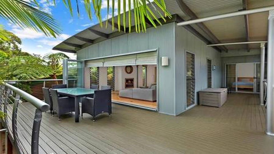 BACK VERANDA WITH 6 SEATER DINING TABLE