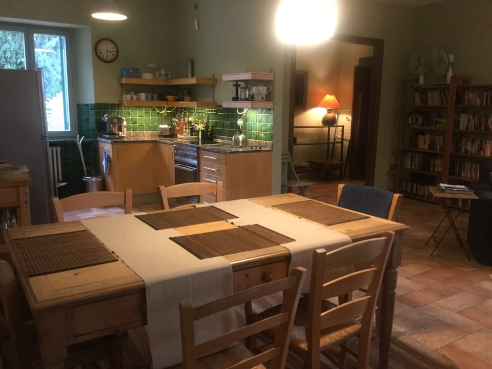 Dining/kitchen