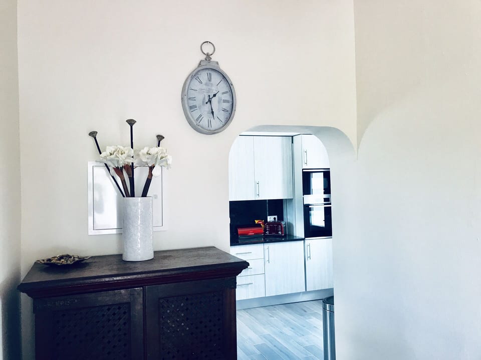 Entrance to Kitchen