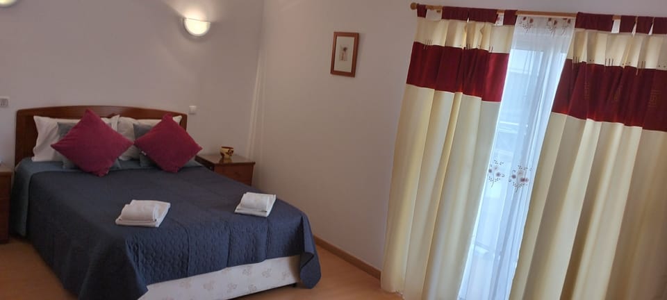 Quarto cama de casal 