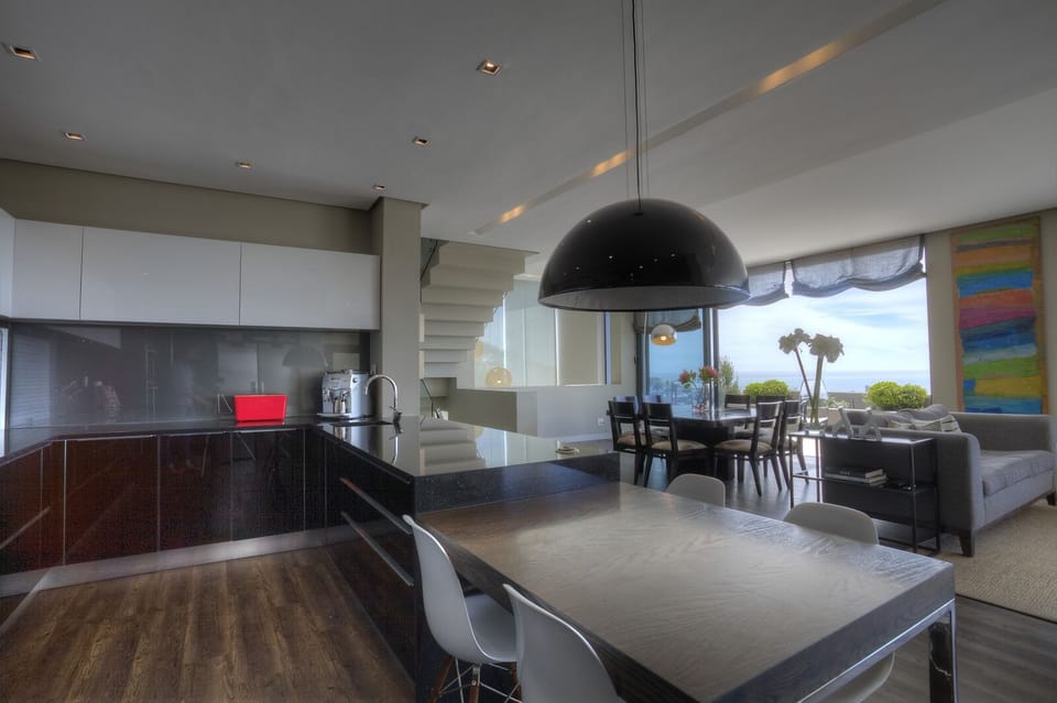 Open plan modern kitchen with breakfast seating