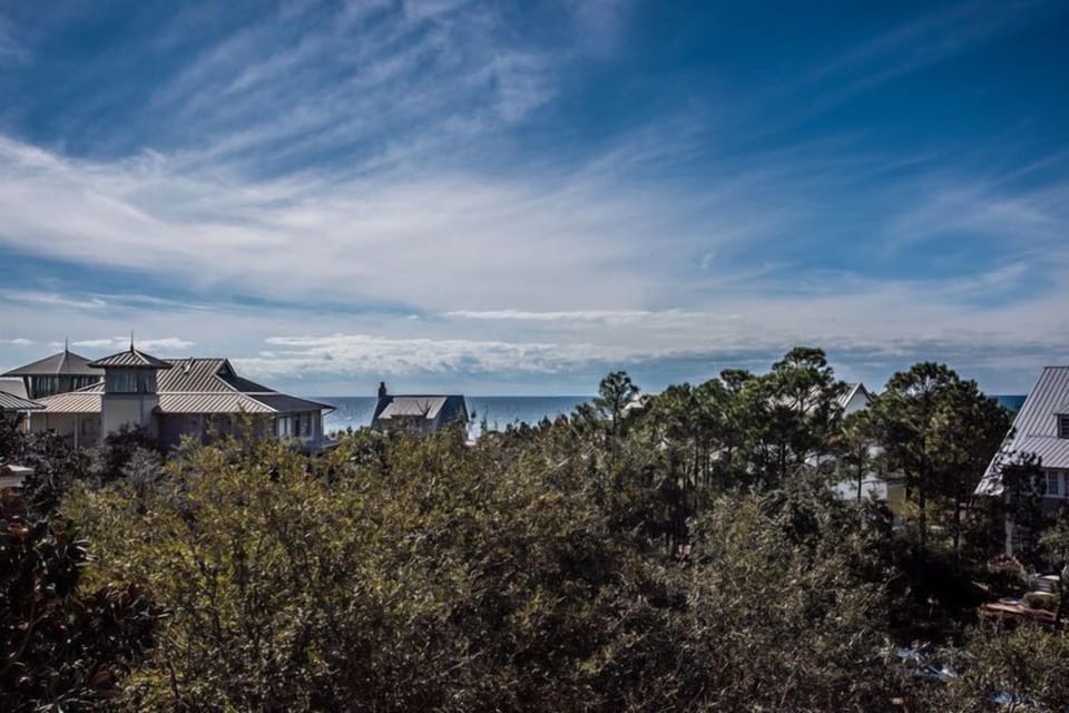 Gulf View! Sip on a cup of coffee while watching a beautiful sunrise!