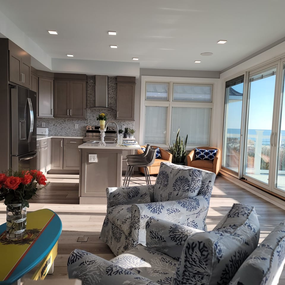Living Room/Kitchen