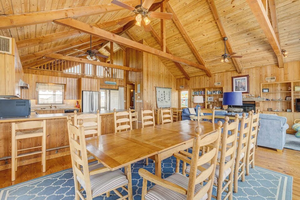 Top-Level Dining Room with Table (seats 10)