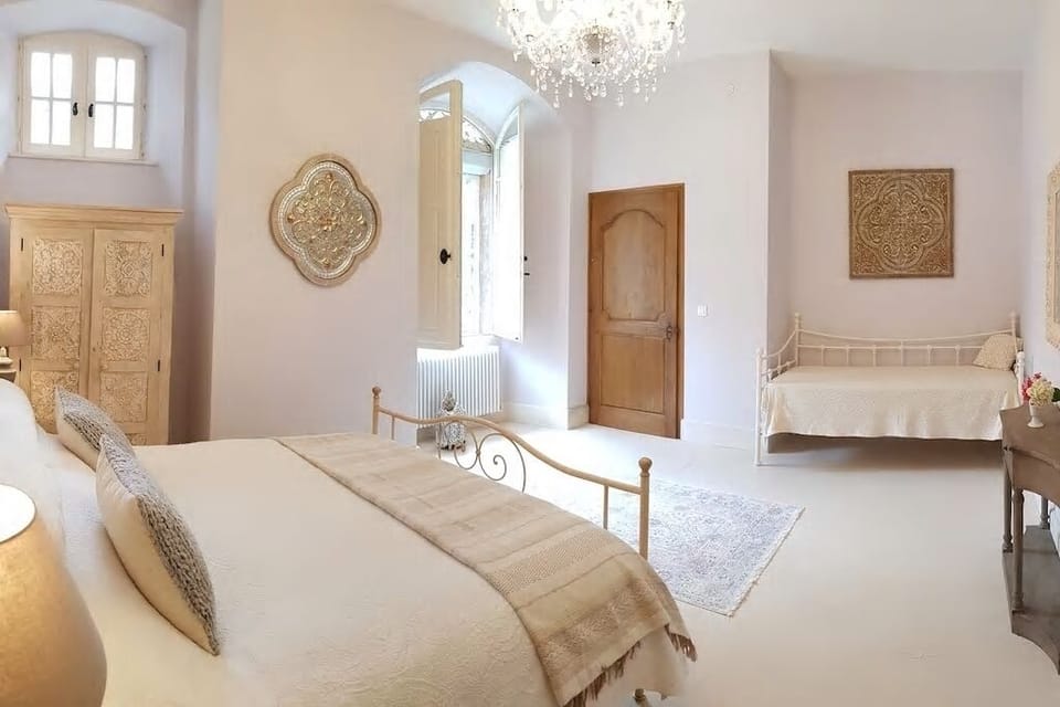 Purple Room( Suitable for those with Reduced Mobility )- South Wing