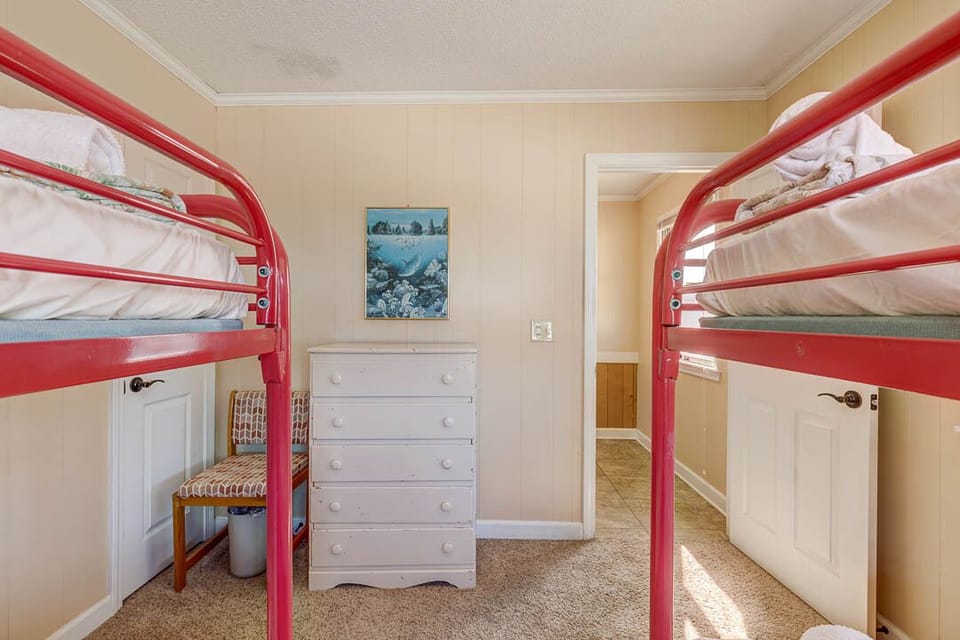 Second-Level Bedroom with 2 Bunk Beds