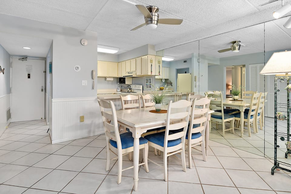 Oceanfront Dining Area