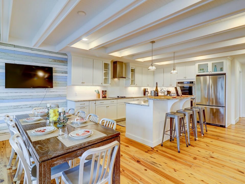 Additional Dining Area and Kitchen at 8 Ketch