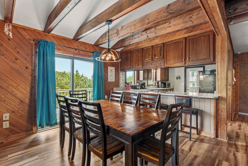 DU606: Fiddlin' Around | Mid Level Dining Area