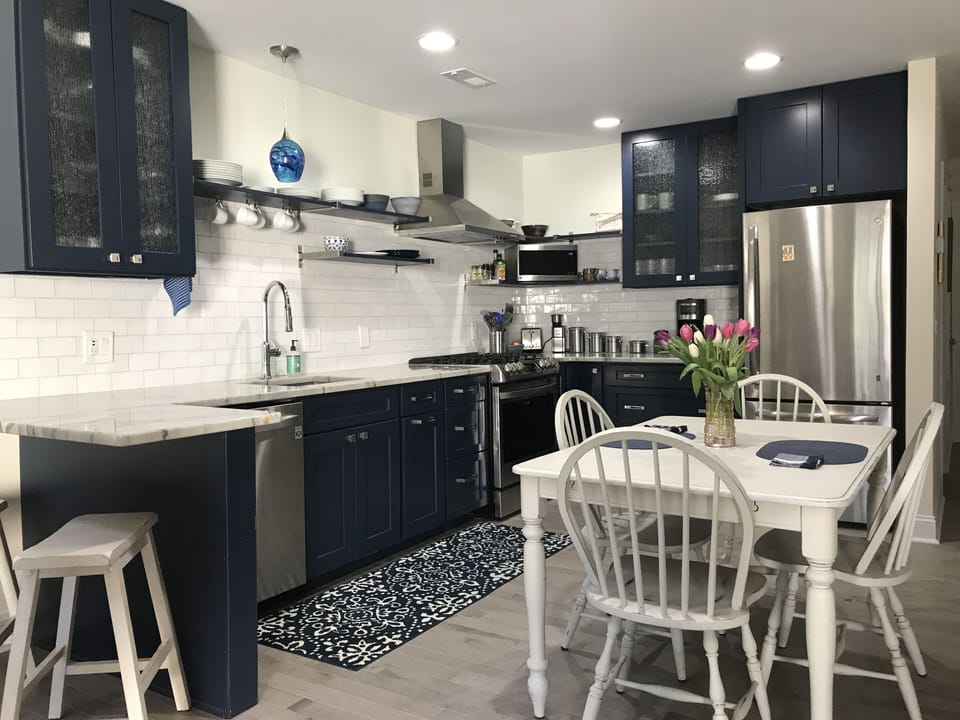 Bottom freezer fridge with auto ice-maker.