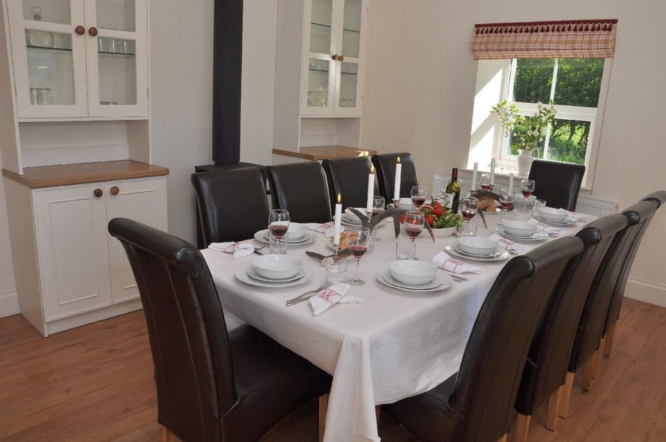 Finchairn Farmhouse dining room.
