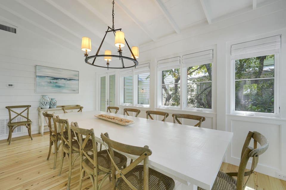 DINING ROOM ALTERNATE VIEW