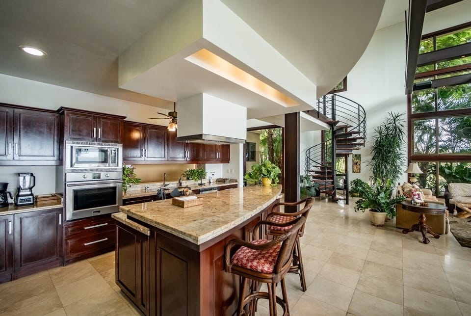 Fully equipped kitchen
