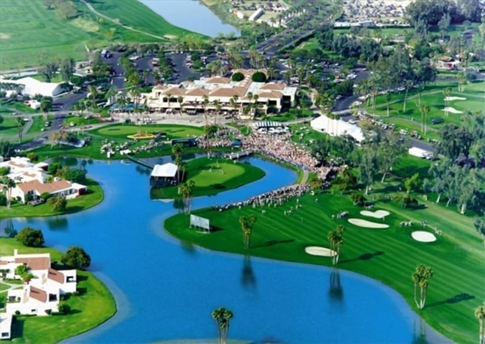 You can live at this “WORLD CLASS” Mission Hills Country Club Golf Course!