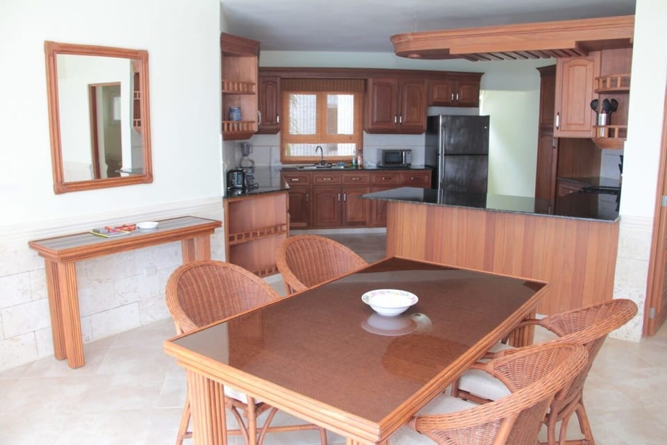 The indoor dining table