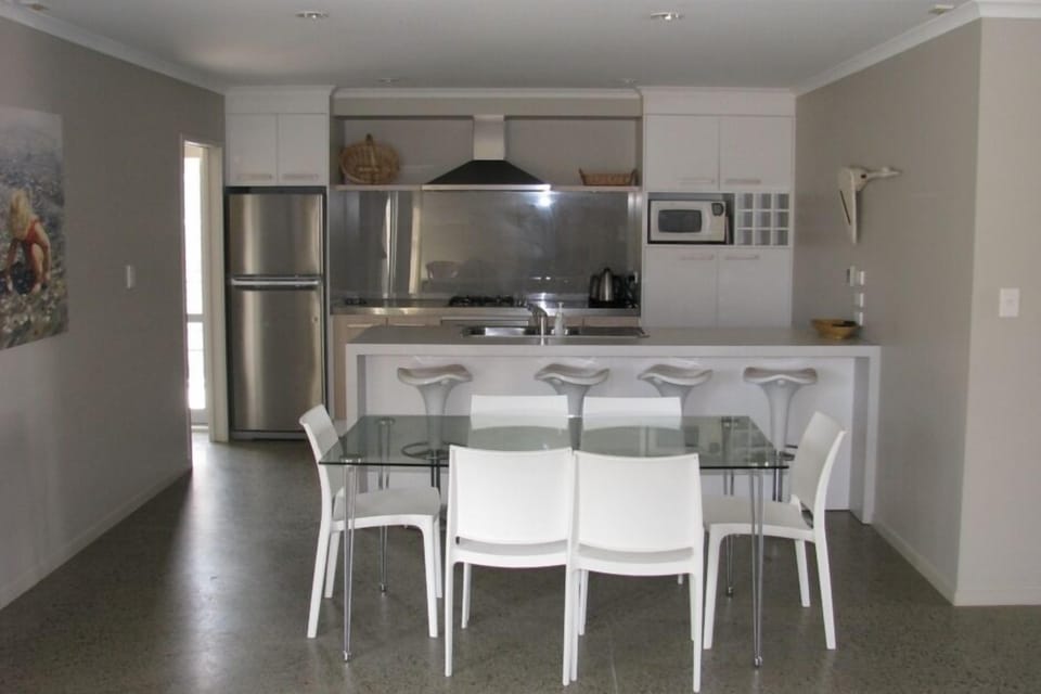 Kitchen and dining area