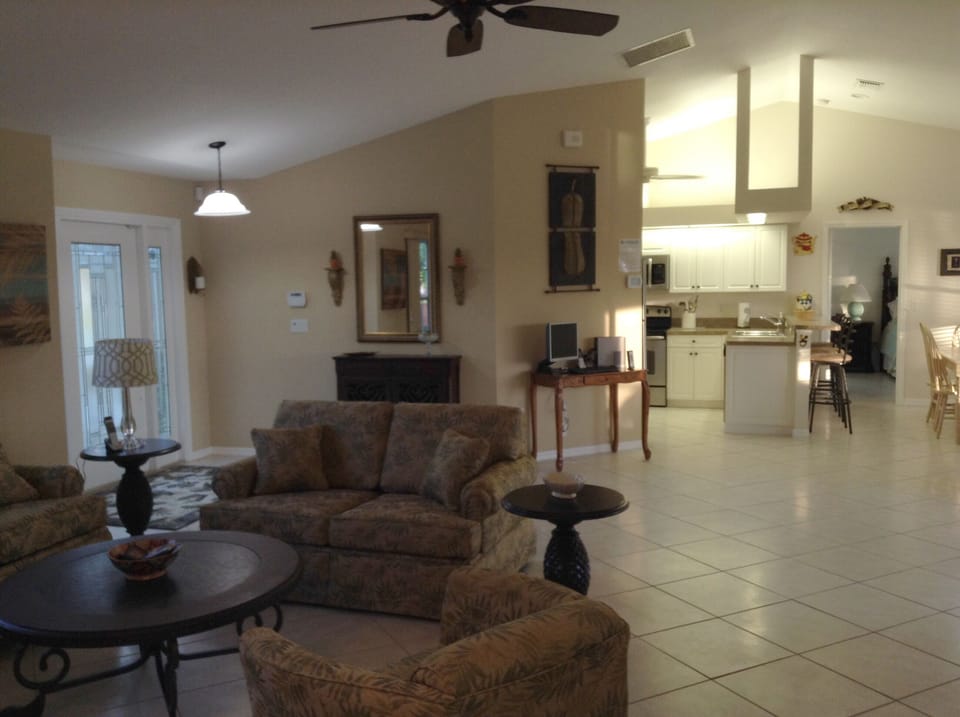 Living Area, Entrance & Kitchen