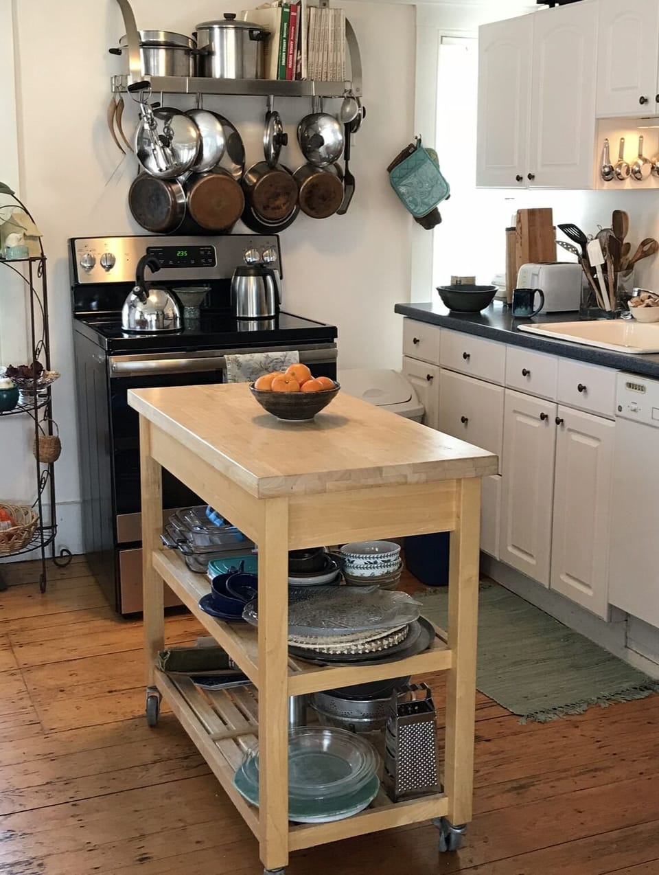 A  very complete kitchen with spices etc