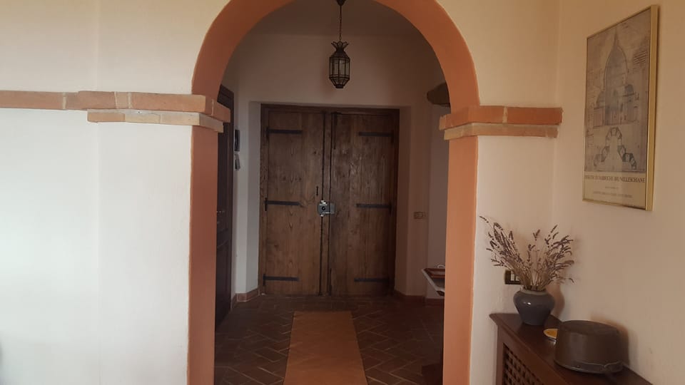 Front entrance from inside Il Mulino