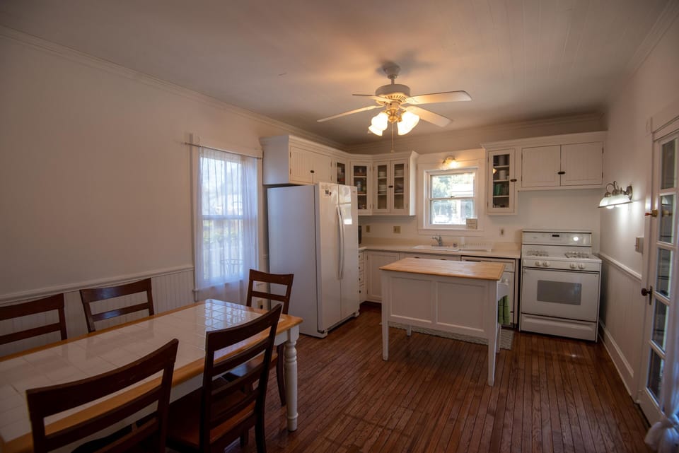 Large Kitchen with Island