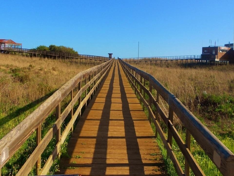 Way to the Beach. Restaurants just walking distance from the house
