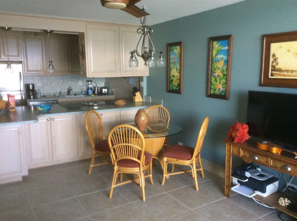 Hawaiian dining room set