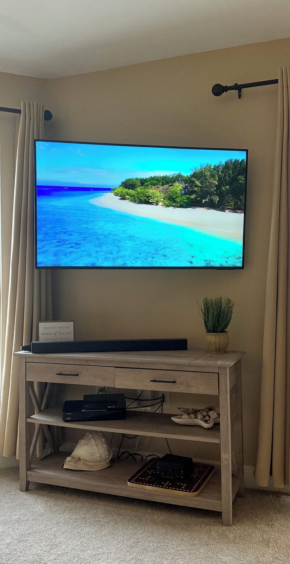 Smart TV with sound bar 