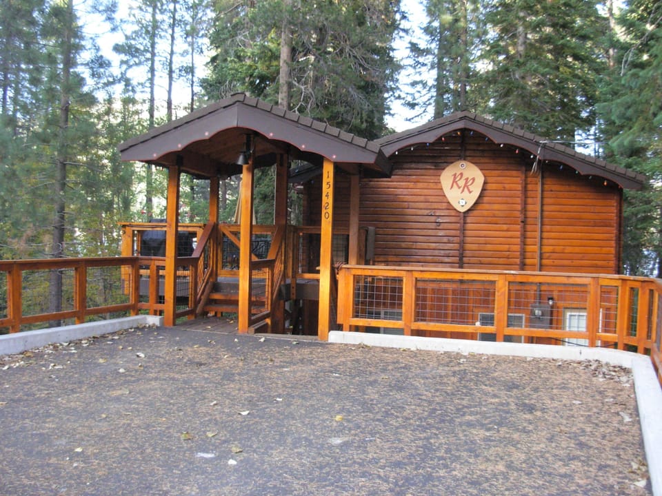 Cabin Street View